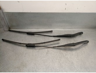 Recambio de brazo limpia delantero derecho para dacia duster (hm_) 1.6 sce 115 (hmm1) referencia OEM IAM 288818126R 288814104R 