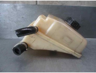 Replacement power steering reservoir for Peugeot 306 sedan 3/4/5 doors (s2) 1.9 diesel OEM IAM reference 9612140880D 