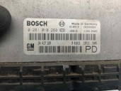 Recambio de centralita motor uce para opel zafira a elegance referencia OEM IAM 24417169 0281010268 BOSCH