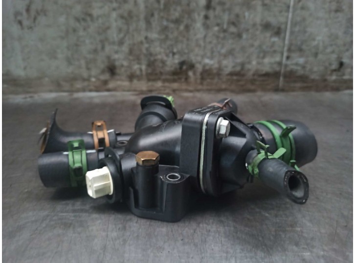 Recambio de termostato para renault megane i berlina hatchback (ba0) 1.9 dti diesel cat referencia OEM IAM 8200065390 