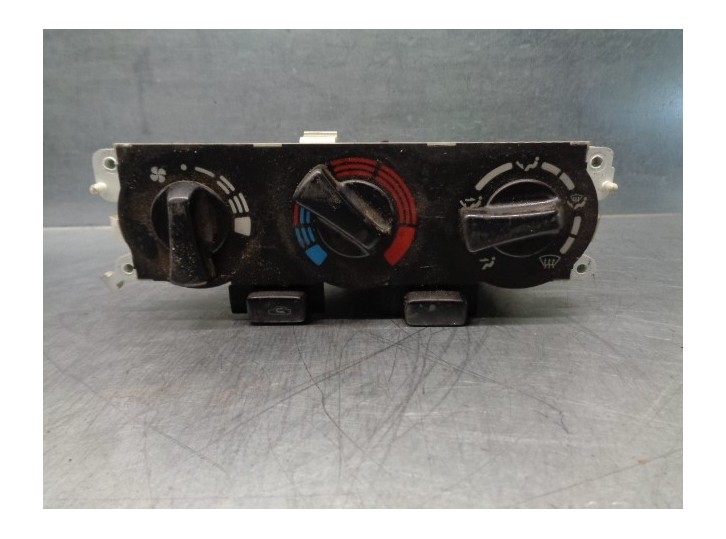 Replacement heater / air conditioning control for Nissan Primera sedan (P11) GX OEM IAM reference 275103J400 