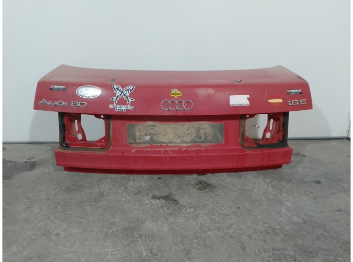 Recambio de porton trasero para audi 80 (82/83/84) 1.6 referencia OEM IAM 893827023 ROJO