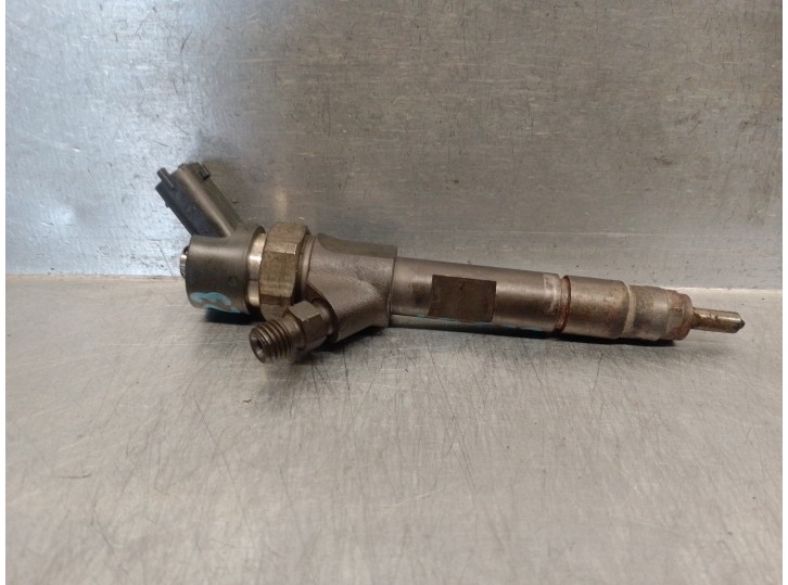 Recambio de inyector para renault megane ii familiar 1.9 dci diesel referencia OEM IAM 8200100272 0445110110B BOSCH