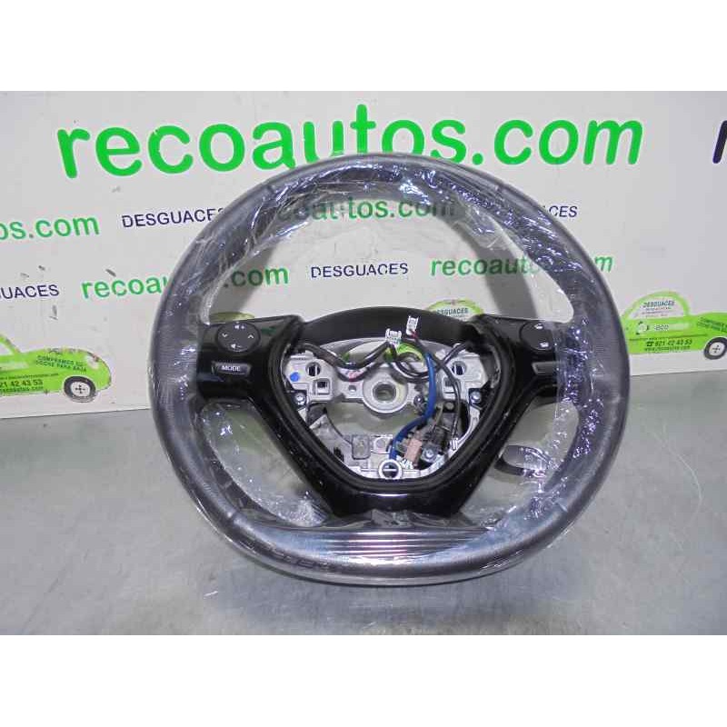 Recambio de volante para toyota aygo 1.0 cat referencia OEM IAM 451000H060  