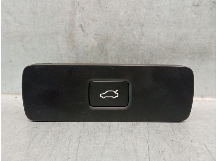 Replacement switch for Volvo XC40 (536) Recharge OEM IAM reference P32350330 31674800 