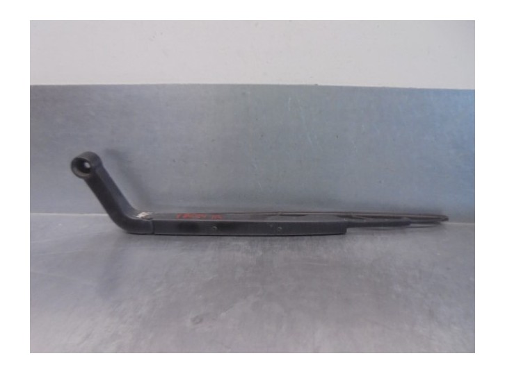 Recambio de brazo limpia trasero para land rover discovery 2.7 td v6 cat referencia OEM IAM DKB500101PMD 