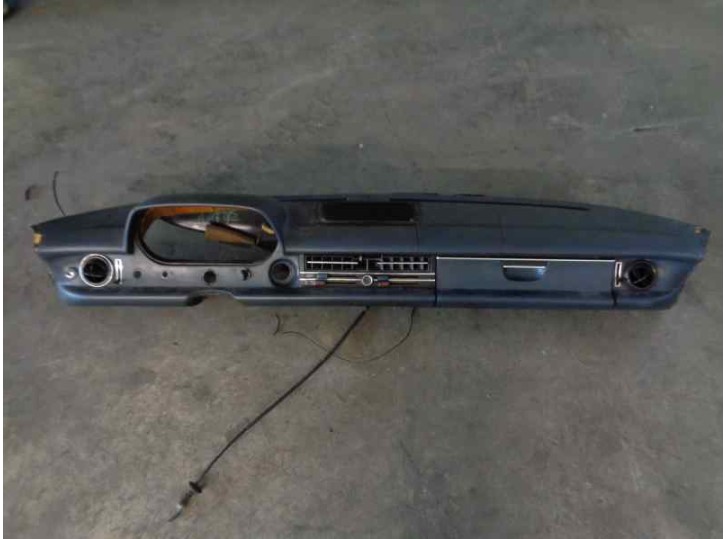 Recambio de salpicadero para mercedes-benz clase e (w114/w115) berlina 240 d referencia OEM IAM 11568087875020 1156890291 