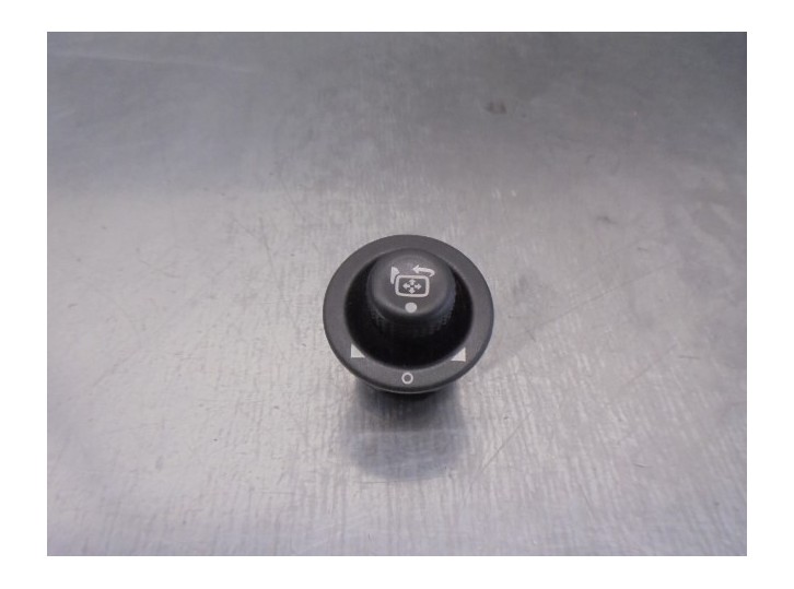 Recambio de mando retrovisor para land rover discovery 2.7 td v6 cat referencia OEM IAM YUF500030  