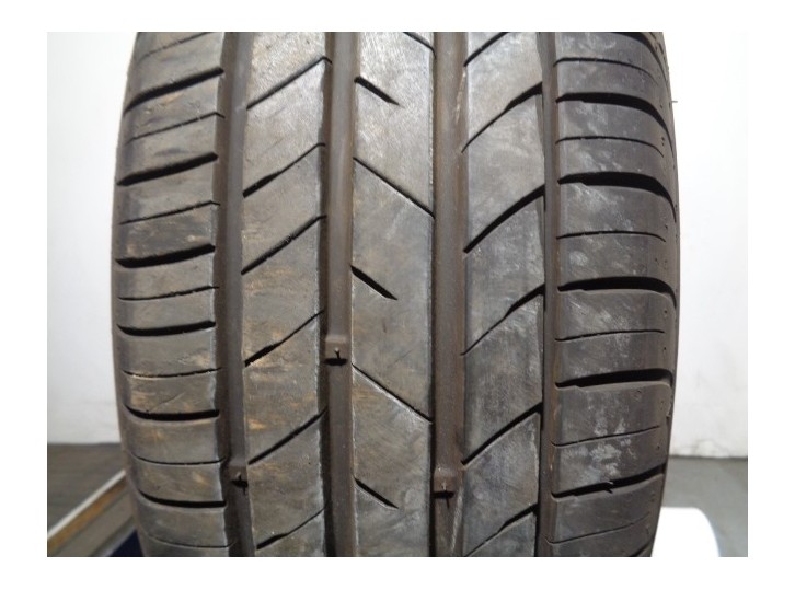 Replacement tyre(s) for Alfa Romeo 156 (116) 1.6 16V CAT OEM IAM reference 20560R1591V KUMHO ECSTA HS52