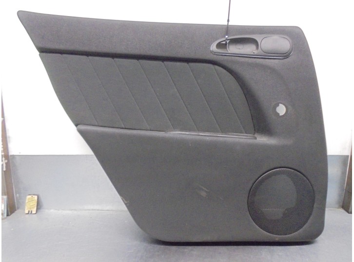 Recambio de guarnecido puerta trasera izquierda para alfa romeo 156 (116) 1.6 16v cat referencia OEM IAM 156032584  
