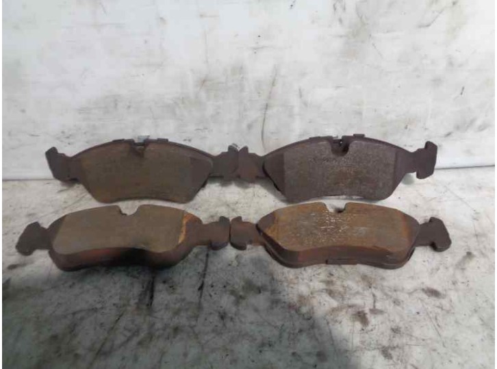 Replacement brake pads for Daewoo Lanos 1.6 cat OEM IAM reference 