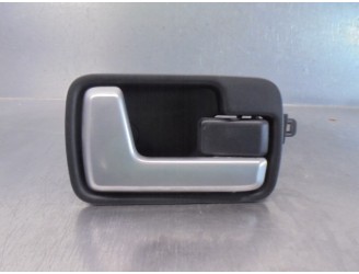 Recambio de maneta interior delantera derecha para land rover discovery 2.7 td v6 cat referencia OEM IAM FVC500125 FVC500145 5 P
