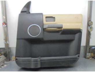 Recambio de guarnecido puerta delantera derecha para land rover discovery 2.7 td v6 cat referencia OEM IAM VBA500060 