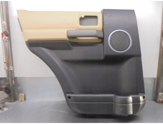 Recambio de guarnecido puerta trasera izquierda para land rover discovery 2.7 td v6 cat referencia OEM IAM VBA500090 