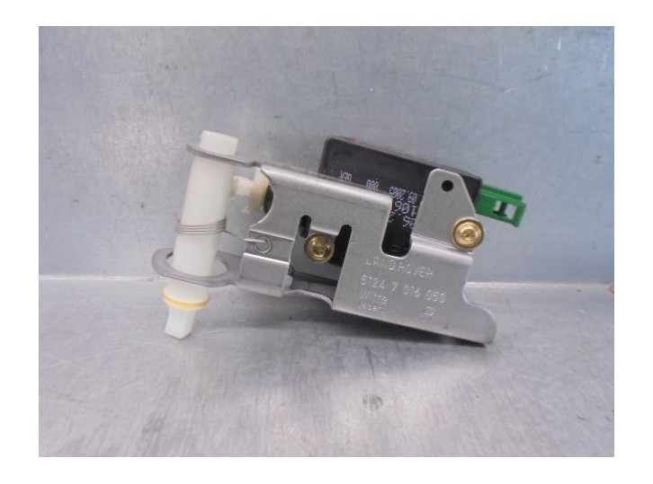 Recambio de motor cierre centralizado porton para land rover discovery 2.7 td v6 cat referencia OEM IAM FUG500060 