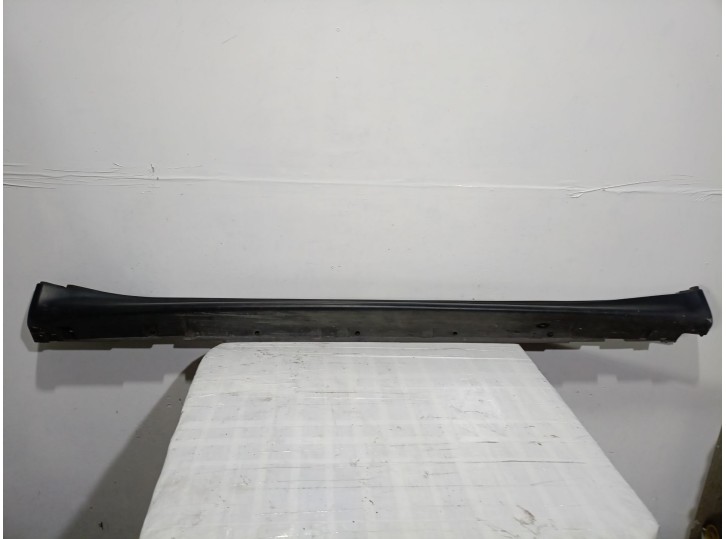 Recambio de faldon lateral para nissan juke (f15) 1.6 referencia OEM IAM 768501KA6A 768501KA6A 