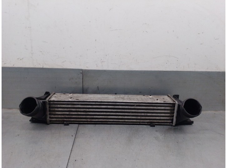 Recambio de intercooler para bmw serie 1 berlina (e81/e87) 2.0 turbodiesel cat referencia OEM IAM 752491608 17517524916 