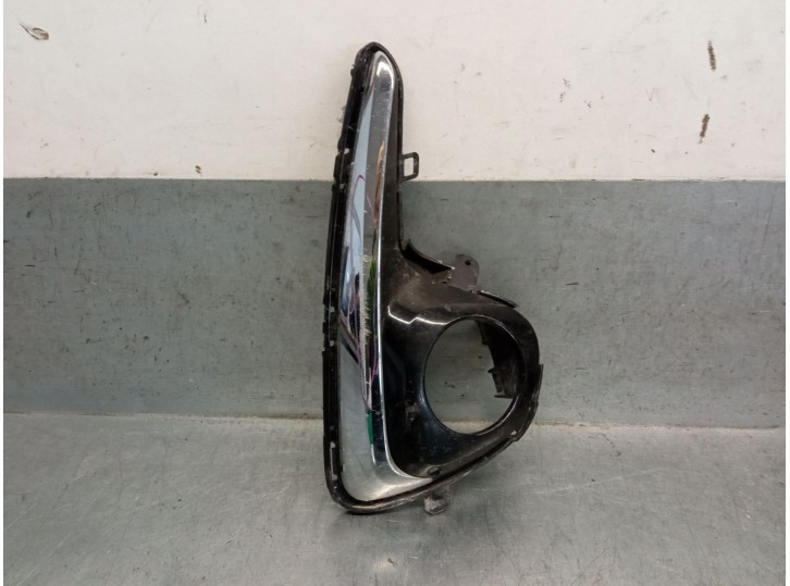 Recambio de molduras delanteras para toyota yaris 1.5 16v cat (híbrido) referencia OEM IAM 814810D360 814810D360 