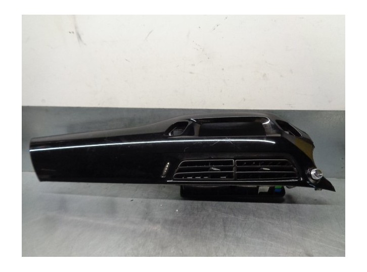 Recambio de molduras delanteras para citroën c3 ii 1.4 referencia OEM IAM 9685748677  