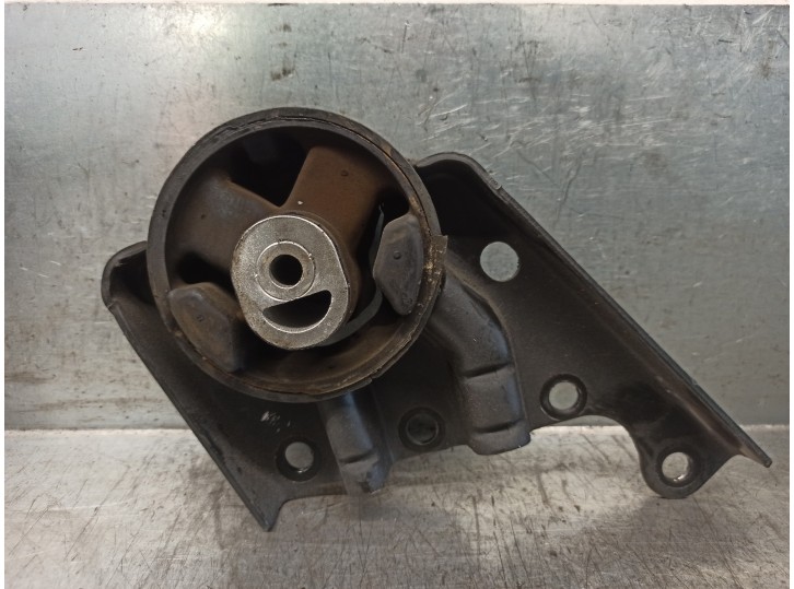 Replacement left engine mount for Chrysler Voyager (GS) 2.0 16V CAT OEM IAM reference 4612951 