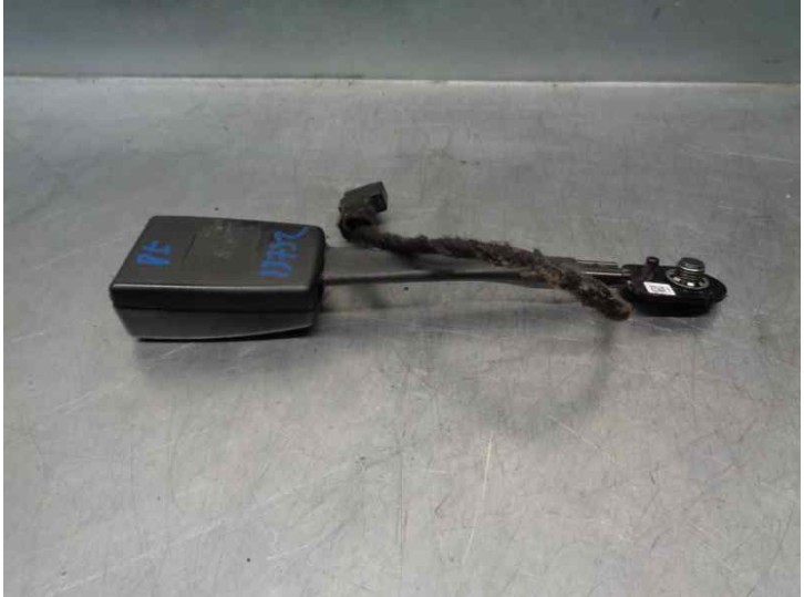 Recambio de enganche cinturon para chevrolet aveo sedán ltz referencia OEM IAM   