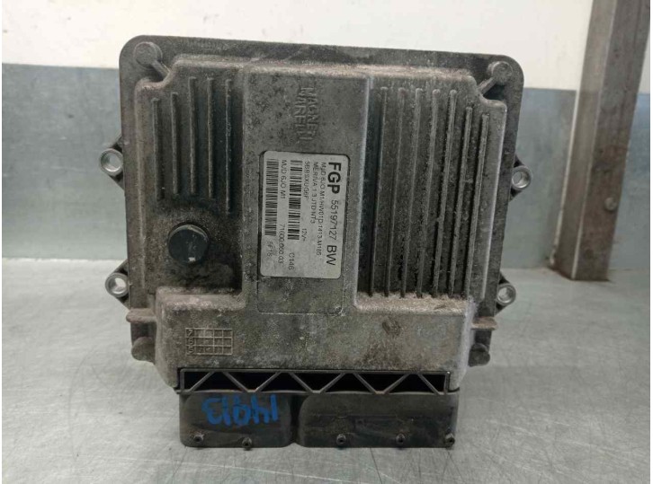 Recambio de centralita motor uce para opel meriva a 1.3 16v cdti referencia OEM IAM 55197127 7160006003 