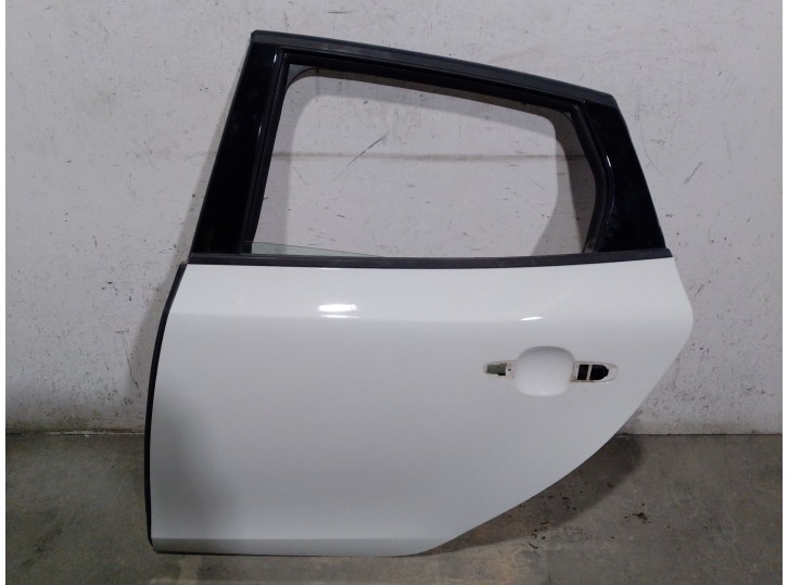 Recambio de puerta trasera izquierda para volvo v40 hatchback (525) d2 referencia OEM IAM 32321999 32321999 