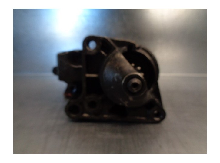 Replacement starter motor for Renault Clio II Phase I (B/CB0) 1.9 diesel OEM IAM reference 0001108186 0001108180 BOSCH