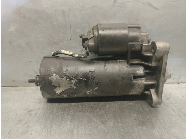 Recambio de motor arranque para renault rapid/express (f40) 1.6 diesel referencia OEM IAM 2339303209709 1095821083 BOSCH