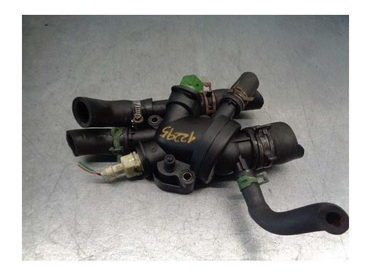 Recambio de termostato para renault clio ii fase i (b/cbo) 1.9 diesel referencia OEM IAM 8200065390 