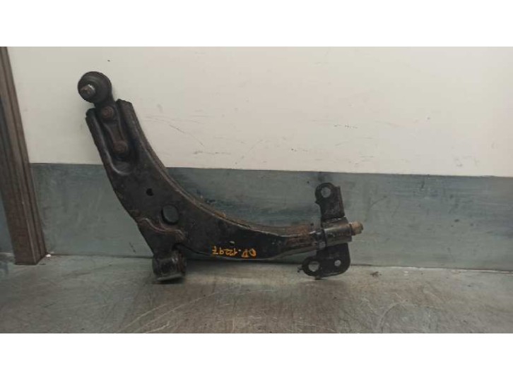 Replacement front right lower suspension arm for Kia Sephia II 1.5 CAT OEM IAM reference K2N134300 