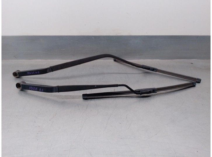 Recambio de brazo limpia delantero derecho para mitsubishi lancer berlina (cy0) inform referencia OEM IAM MN190167 MR971004 