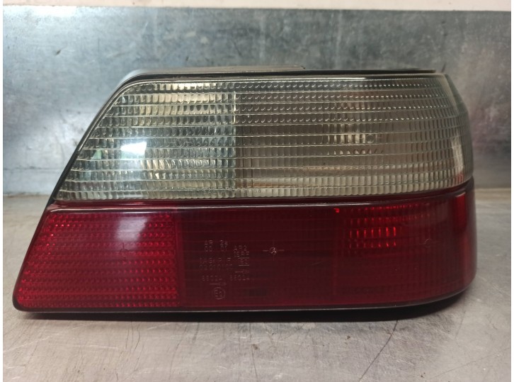 Recambio de piloto trasero derecho para peugeot 605 2.0 referencia OEM IAM 4 PUERTAS