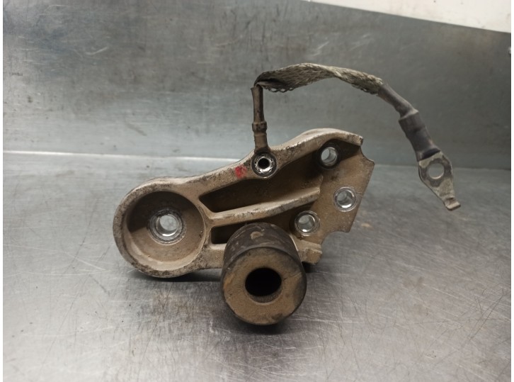 Recambio de soporte motor derecho para hyundai accent (mc) 1.6 16v cat referencia OEM IAM 218201G000  