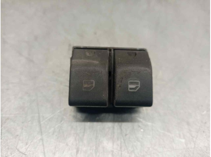 Replacement front left window regulator switch for Seat Cordoba berlina (6L2) 1.9 TDI OEM IAM reference 6Q0959858 