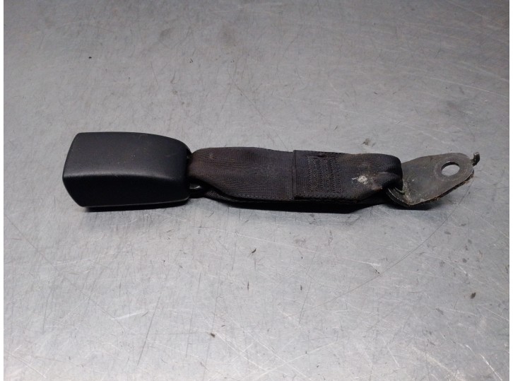 Recambio de enganche cinturon para mitsubishi lancer berlina (cy0) inform referencia OEM IAM 7000A587XA TRASERO CENTRAL 4 PIEZAS