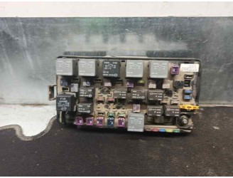 Recambio de caja reles / fusibles para ssangyong actyon sports 2.0 td cat referencia OEM IAM 8239032021  