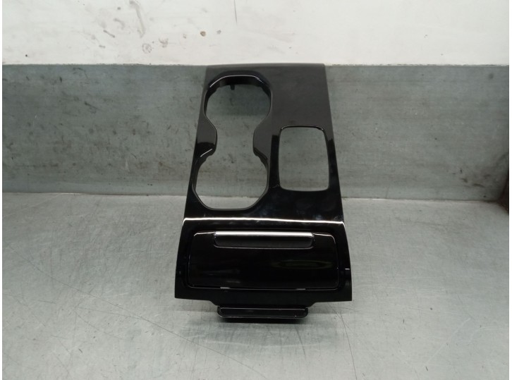 Recambio de embellecedor para volvo xc40 (536) recharge referencia OEM IAM 32262047 31469010 