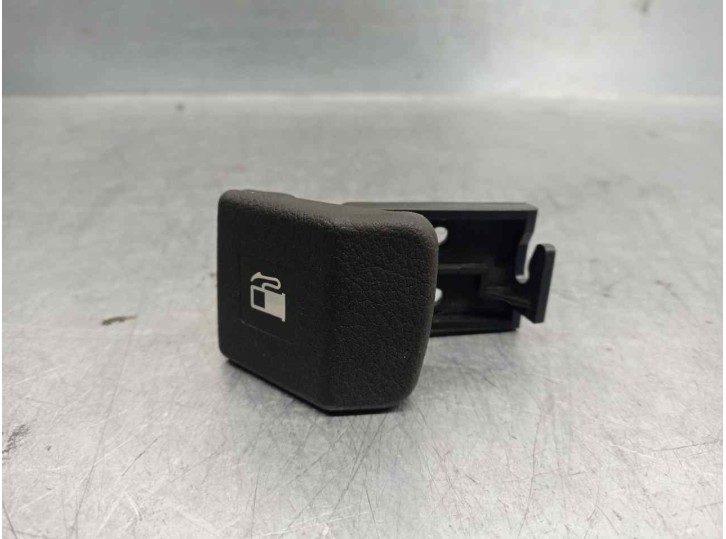 Recambio de tapa exterior combustible para ssangyong kyron 2.0 referencia OEM IAM 7161009001 MANETA 