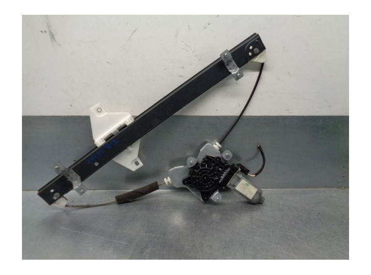 Recambio de elevalunas trasero izquierdo para ssangyong kyron 2.0 referencia OEM IAM 7333008000  5 PUERTAS