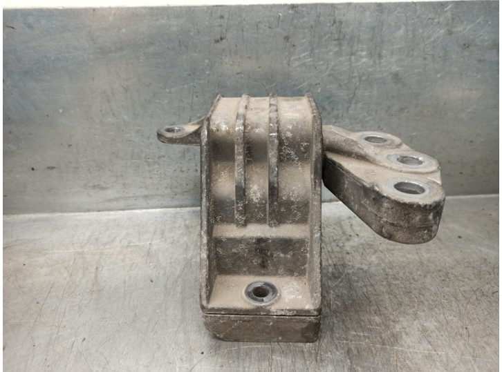 Recambio de soporte motor derecho para opel vectra c berlina 1.8 16v cat (z 18 xe / 2h9) referencia OEM IAM 5684087 