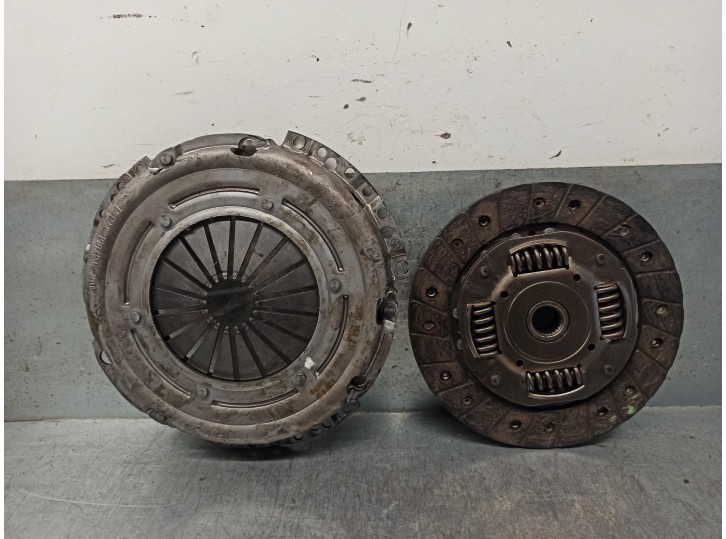 Recambio de kit embrague para volkswagen polo berlina (6n2) 1.4 referencia OEM IAM 030198141BX 3082168231 SACHS