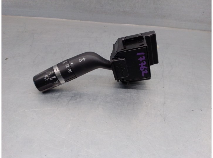 Recambio de mando luces para mazda 3 lim. (bl) 1.6 16v cat referencia OEM IAM 17D682  
