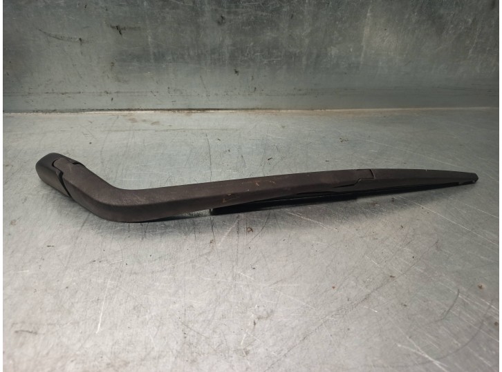 Recambio de brazo limpia trasero para toyota auris 1.8 16v cat referencia OEM IAM   