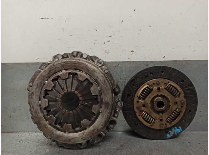 Recambio de kit embrague para chevrolet matiz 1.0 cat referencia OEM IAM 96325011 DWC42 VALEO