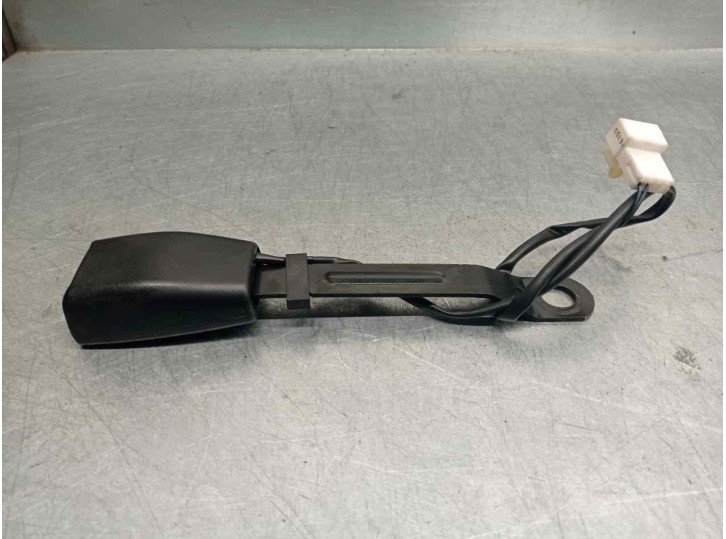 Recambio de enganche cinturon para ssangyong kyron 2.0 referencia OEM IAM 07052205 DEL DER 5 PUERTAS