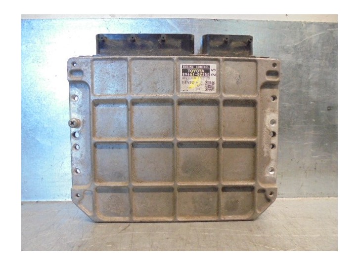 Recambio de centralita motor uce para toyota auris 1.8 16v cat referencia OEM IAM 896610Z250 2754001722 DENSO