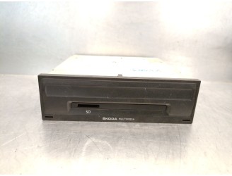Recambio de sistema audio / radio cd para skoda rapid spaceback (nh1) 1.4 tdi referencia OEM IAM 5Q0035840A 