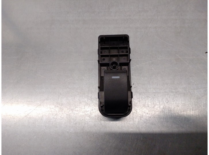 Recambio de mando elevalunas delantero derecho para mazda 3 lim. (bl) 1.6 16v cat referencia OEM IAM BB366370B 