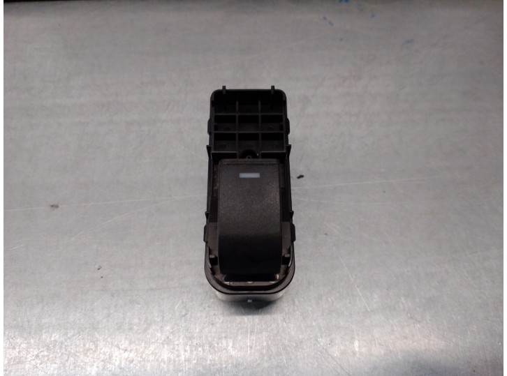 Recambio de mando elevalunas trasero derecho para mazda 3 lim. (bl) 1.6 16v cat referencia OEM IAM BCD166380A 